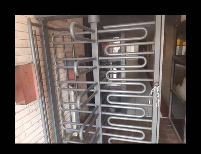 2 BEDROOM APARTMENT FOR SALE IN YEOVILLE